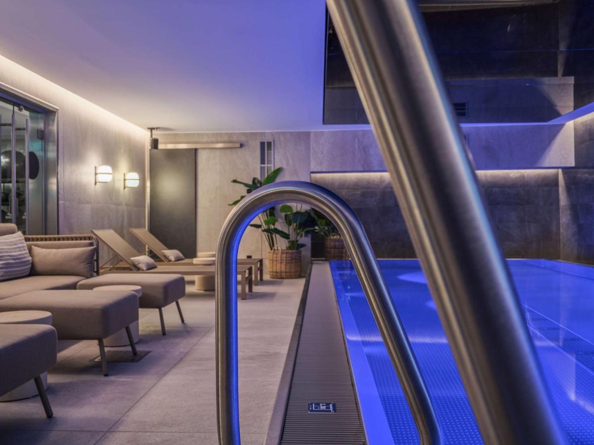 Adina Hotel